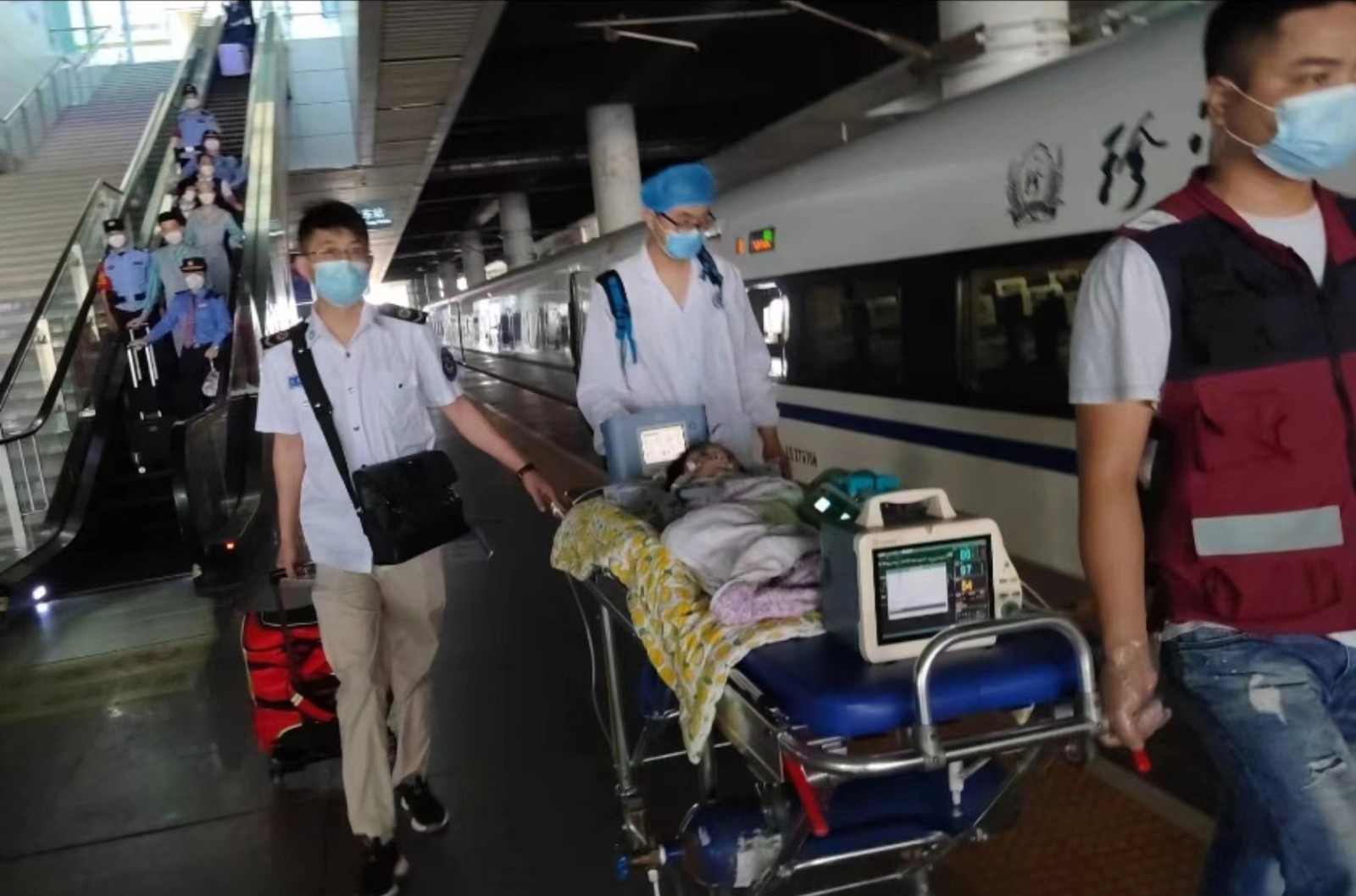 交口县高铁转运公司